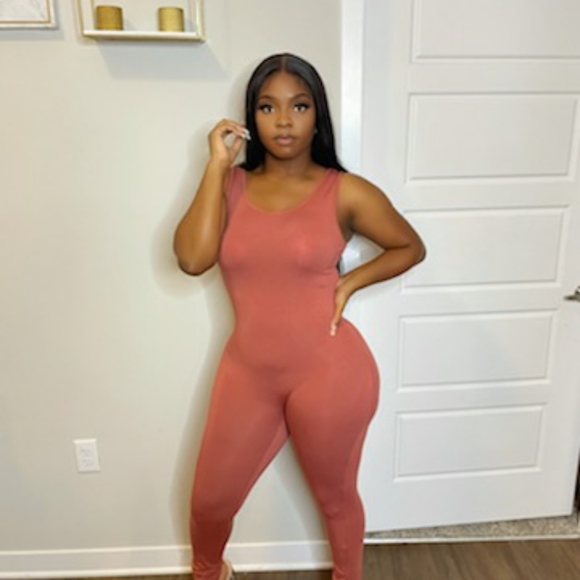 Clothes - Picture 4 of 8